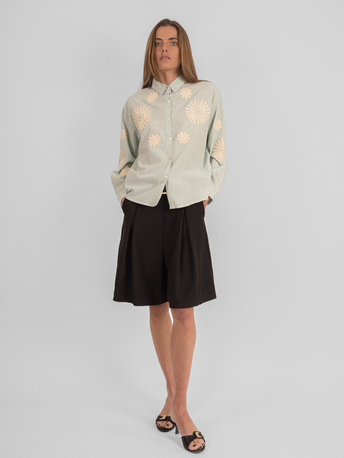 Chemise rayée à broderies fleuris - P3 PA